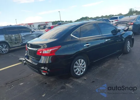2017 Nissan Sentra S z USA, uszkodzony, nr VIN 3N1AB7AP6HY325954